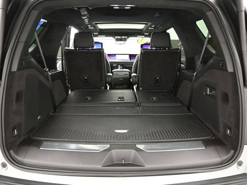 Used 2026 Cadillac Escalade Platinum Sport w/ LPO, ONYX Package AWD/4WD image 40