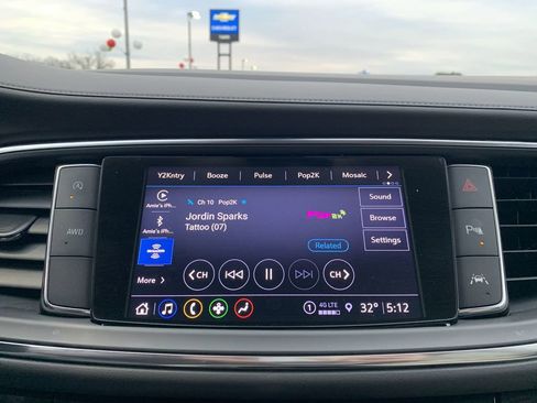 Used 2023 Buick Enclave Essence image 12