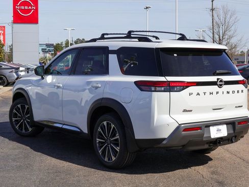 New 2026 Nissan Pathfinder Platinum image 2