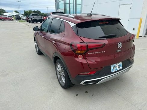 Used 2022 Buick Encore GX Essence w/ Advanced Technology Package FWD image 5
