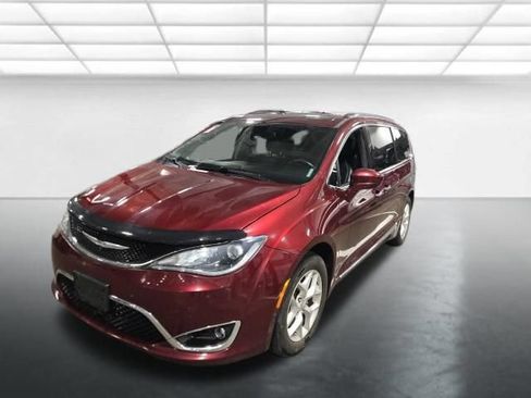 Used 2020 Chrysler Pacifica Touring-L FWD image 9