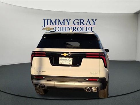 New 2026 Chevrolet Traverse LT image 4