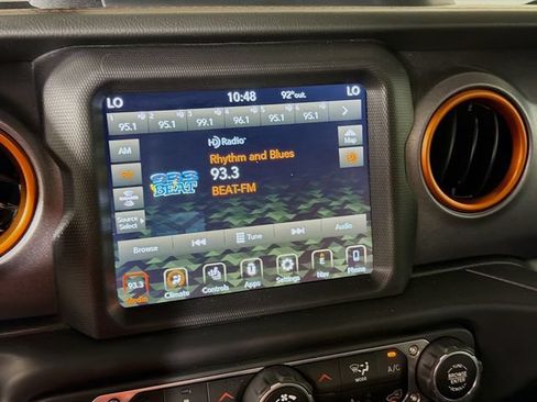Used 2020 Jeep Gladiator Mojave AWD/4WD image 18