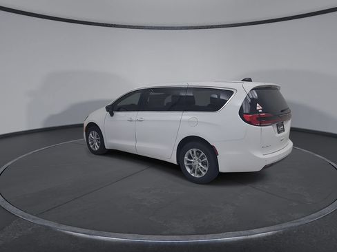 New 2027 Chrysler Pacifica Select AWD/4WD image 11