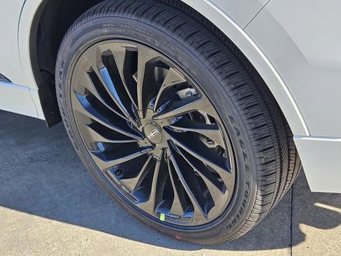 New 2026 Lincoln Aviator Reserve image 8