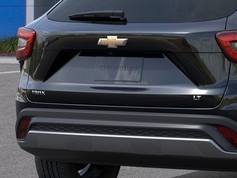 New 2026 Chevrolet Trax LT image 13