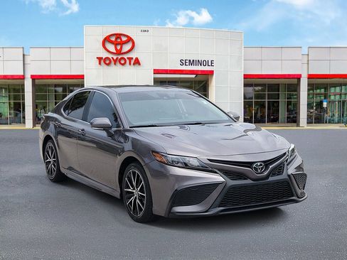 Used 2024 Toyota Camry SE FWD image 2