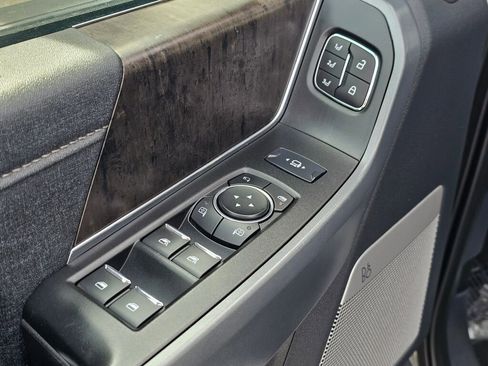 Used 2024 Ford F350 Lariat image 33