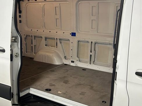 Used 2019 Mercedes-Benz Sprinter 2500 image 12
