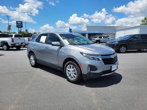 Used 2024 Chevrolet Equinox LT AWD/4WD image 7