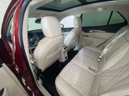 Used 2023 Buick Envision Avenir AWD/4WD image 33