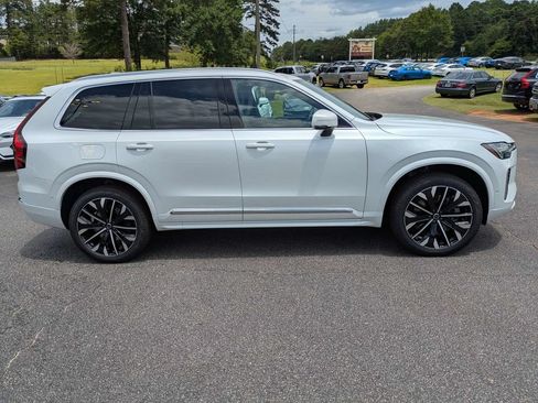 New 2026 Volvo XC90 T8 Plus w/ Protection Package Premier AWD/4WD image 8