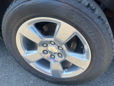 Used 2019 Chevrolet Suburban LT AWD/4WD image 9