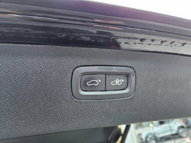 Used 2021 Volvo XC90 T6 Momentum w/ Advanced Package AWD/4WD image 13