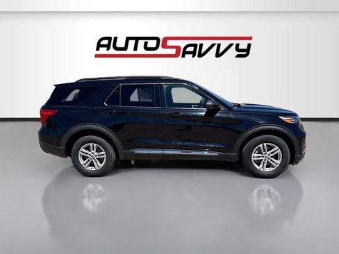 Used 2024 Ford Explorer XLT AWD/4WD image 8