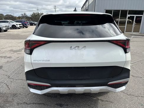 Used 2024 Kia Sportage LX image 8