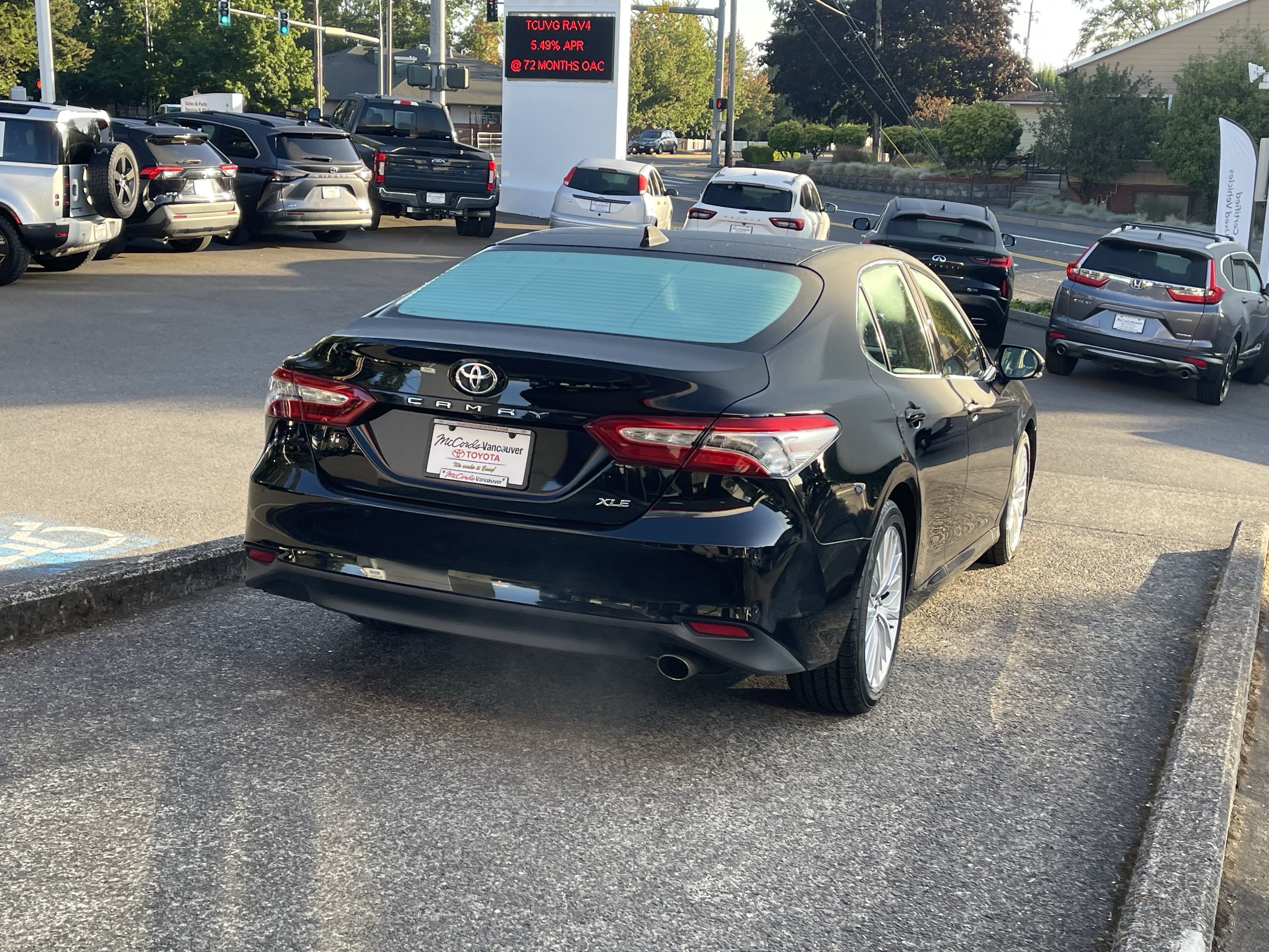 Certified 2018 Toyota Camry XLE w/ Audio Package FWD image 6