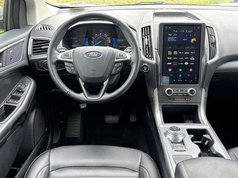 Used 2021 Ford Edge SEL w/ Class II Trailer Tow Package AWD/4WD image 11