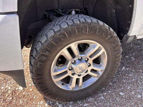 Used 2019 Chevrolet Silverado 2500 High Country w/ Duramax Plus Package AWD/4WD image 9