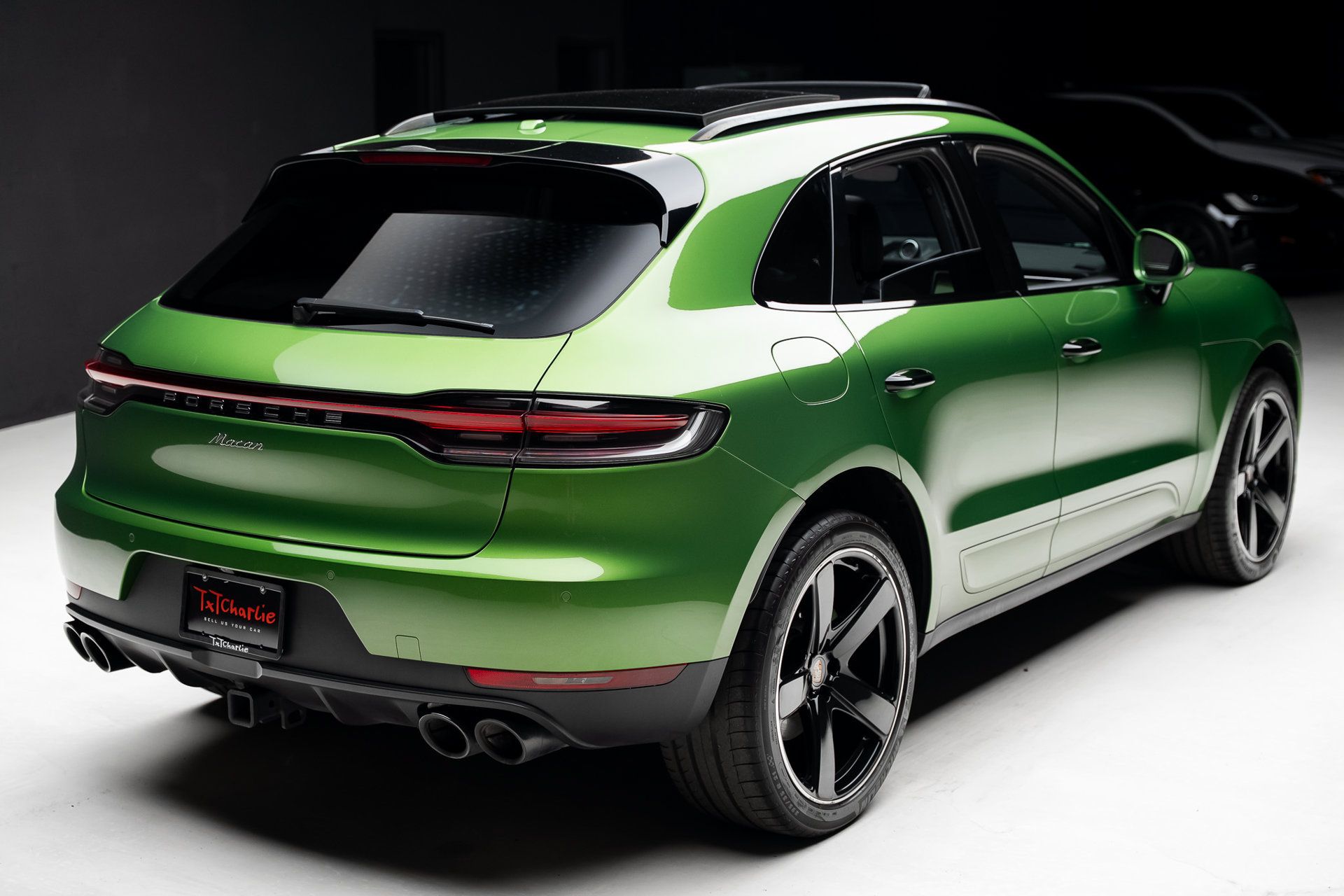 Used 2019 Porsche Macan AWD/4WD image 32