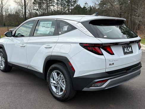New 2026 Hyundai Tucson SE image 8