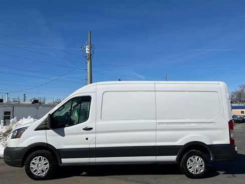 Used 2022 Ford E-Transit Medium Roof image 13