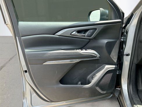 Used 2024 Chevrolet Traverse LT FWD image 24