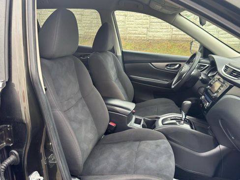 Used 2016 Nissan Rogue SV FWD image 30