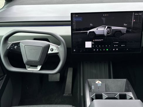 Used 2026 Tesla Cybertruck 2WD Crew Cab image 14