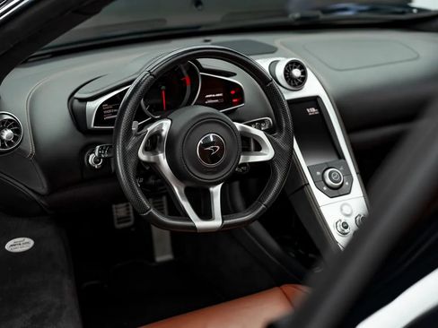 Used 2014 McLaren MP4-12C Spider RWD image 2