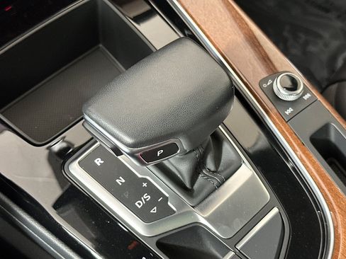 Used 2023 Audi A4 2.0T Premium w/ Convenience Package AWD/4WD image 19