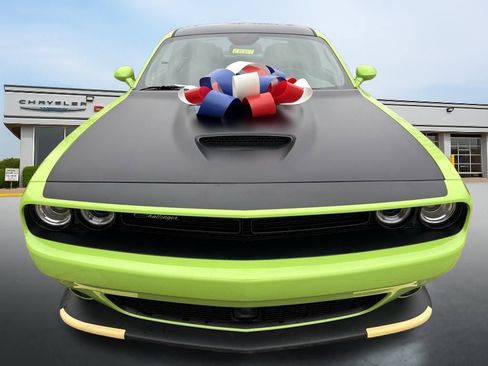 Used 2023 Dodge Challenger R/T w/ T/A Package image 7