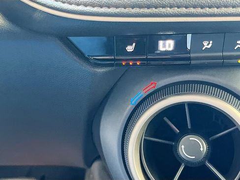 Used 2023 Chevrolet Blazer Premier w/ Driver Confidence II Package FWD image 21