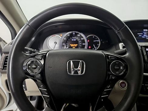 Used 2017 Honda Accord Touring image 20