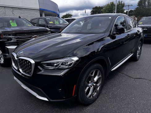 Used 2025 BMW X4 xDrive30i AWD/4WD image 2