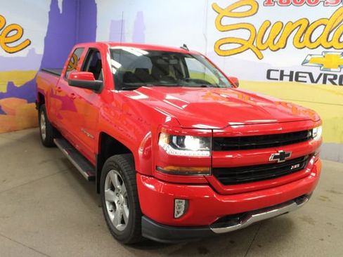 Used 2017 Chevrolet Silverado 1500 LT w/ True North Edition AWD/4WD image 2
