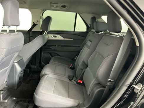 Used 2025 Ford Explorer Active AWD/4WD image 26