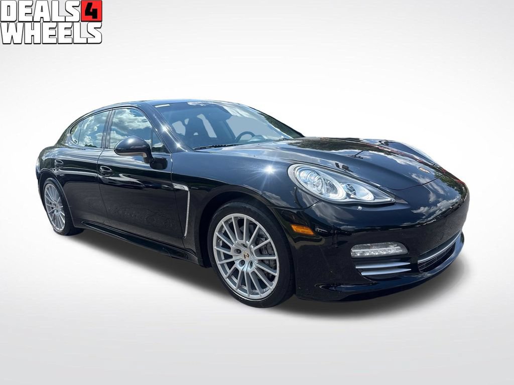 Used 2013 Porsche Panamera 4 Platinum Edition w/ Sport Chrono Pkg AWD/4WD image 9