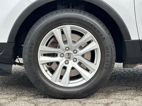 Used 2018 Ford Explorer XLT image 27