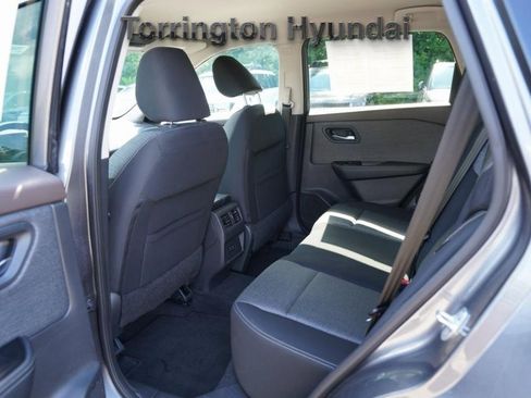 Used 2022 Nissan Rogue SV image 15