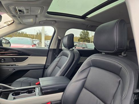 Used 2025 Lincoln Nautilus Premier w/ Equipment Group 102A image 26