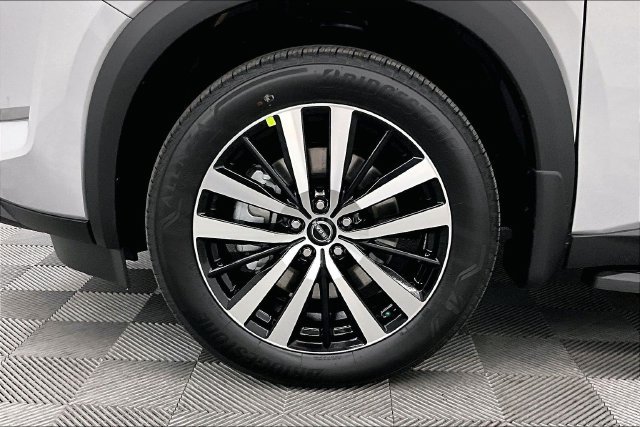 New 2025 Nissan Pathfinder Platinum w/ Lighting Package (N93) AWD/4WD image 12