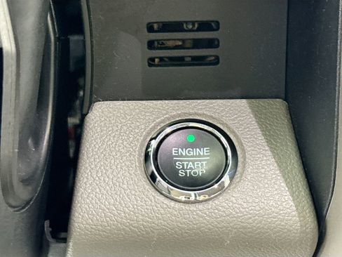 Used 2015 Ford F150 Lariat image 16