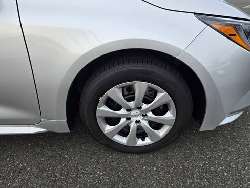 Certified 2025 Toyota Corolla LE image 9