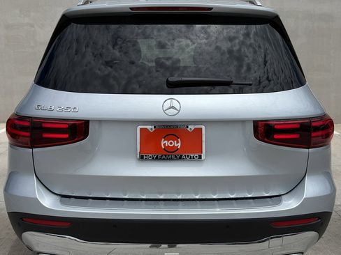 Used 2024 Mercedes-Benz GLB 250 image 4