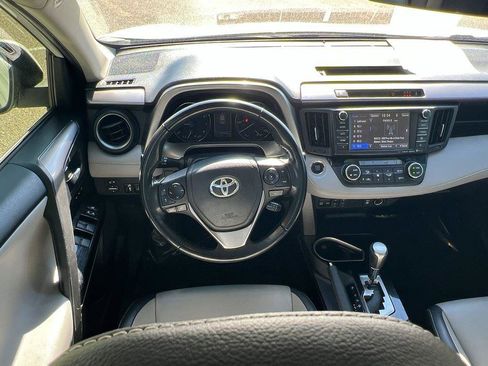 Used 2018 Toyota RAV4 Platinum image 15