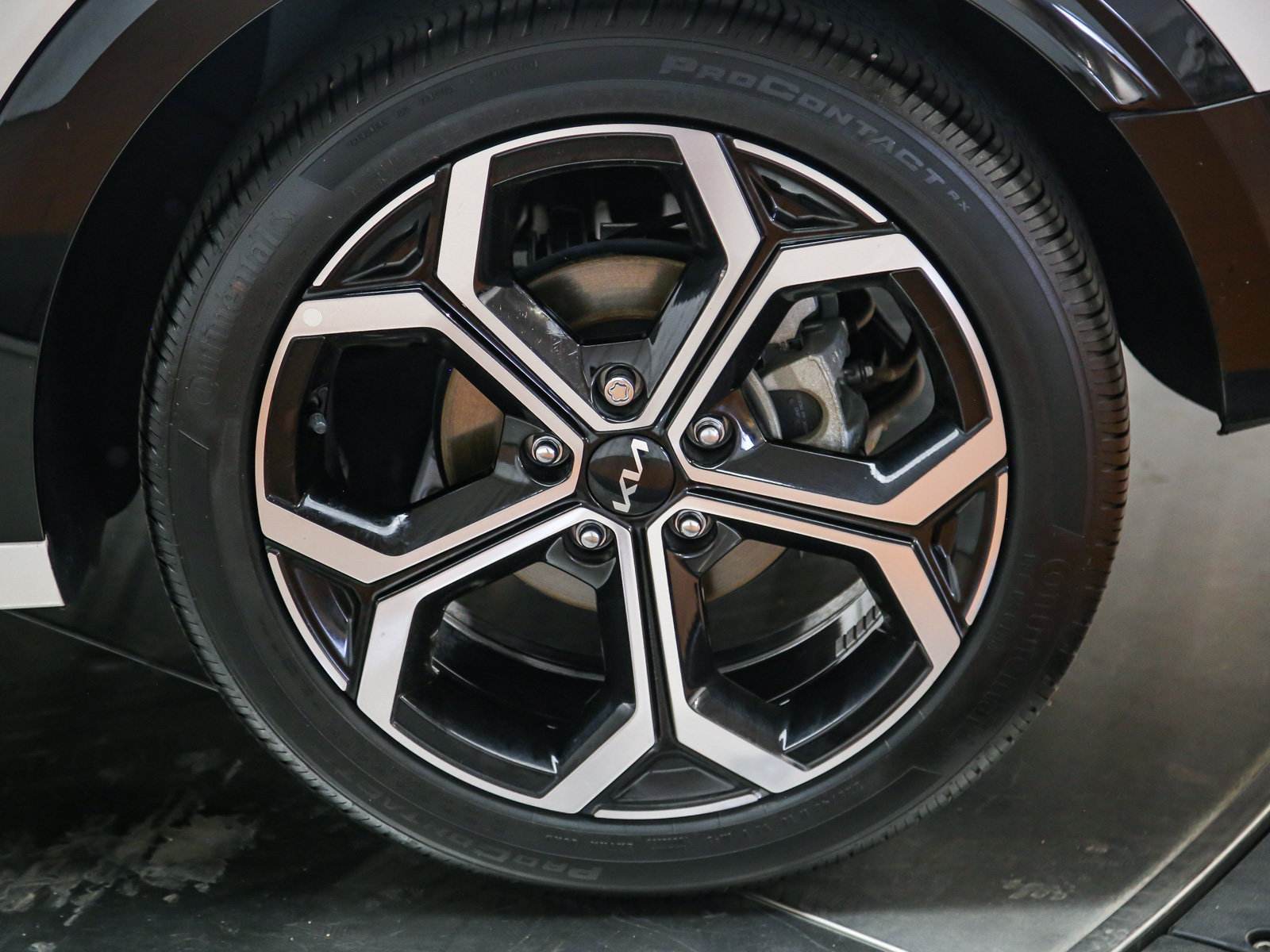 Used 2024 Kia Niro EX Touring FWD image 11