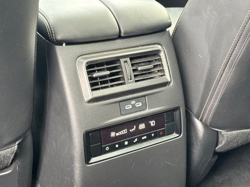 Used 2024 MAZDA CX-90 3.3 Turbo w/ Premium Package image 17