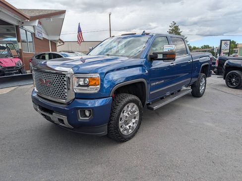 Used 2017 GMC Sierra 2500 Denali AWD/4WD image 3