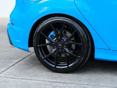 Used 2017 Ford Focus RS AWD/4WD image 9